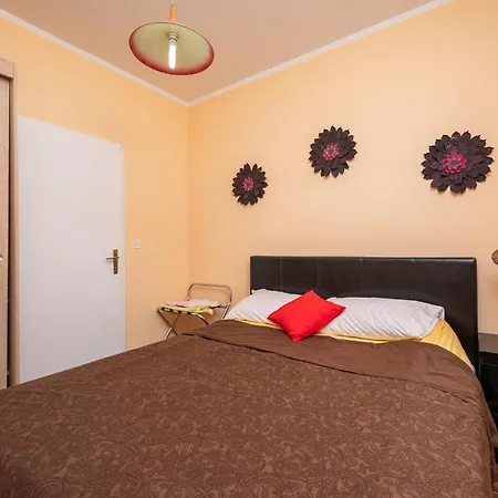 Cozy In With Wifi بيت للعطل *