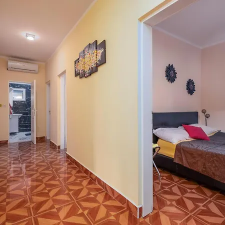 Holiday home 3 Bedroom Beautiful In