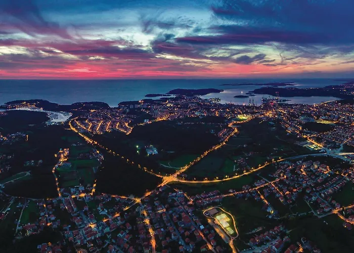 3 Bedroom Beautiful In 펜션