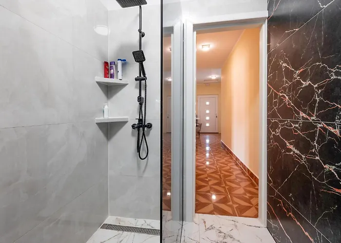 3 Bedroom Beautiful In 펜션 *