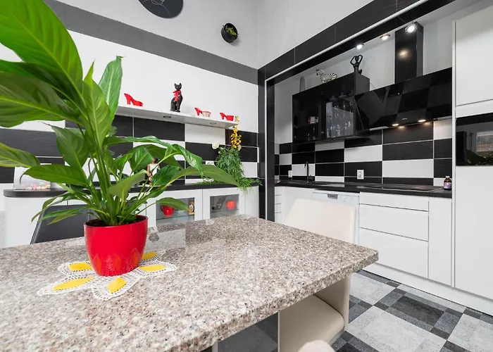 3 Bedroom Beautiful In Дом отдыха *